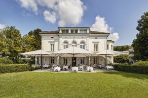 Schweizerhof-Luzern-Ess-Villa-Terrasse