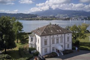 Schweizerhof-Luzern-Ess-Villa-aussen