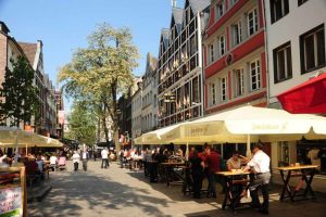 Duesseldorf_laengste-Theke