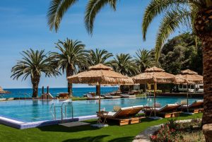 Tennis-Holidays-Spain-mainland-Zel-Costa Brava-outdoor-pool-scaled