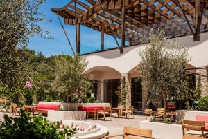 Tennis-Holiday-Spain-mainland-Zel-Costa Brava-restaurant-front-scaled