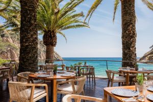 Tennis-Holiday-Spain-mainland-Zel-Costa Brava-restaurant-scaled